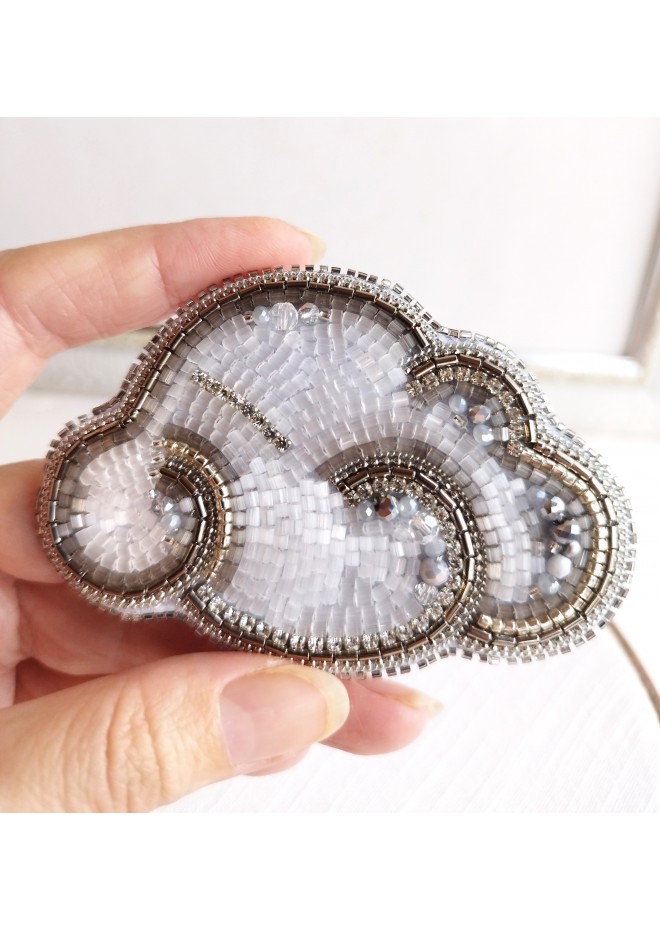 beaded cloud brooch gray 