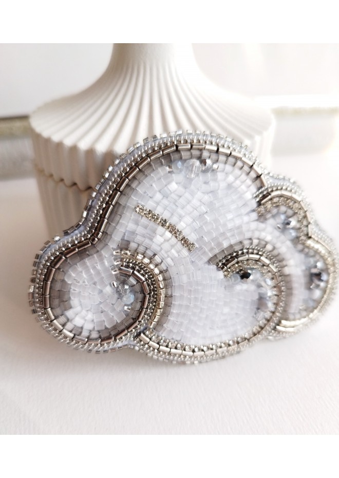 beaded cloud brooch gray 