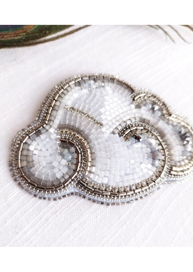 beaded cloud brooch gray 