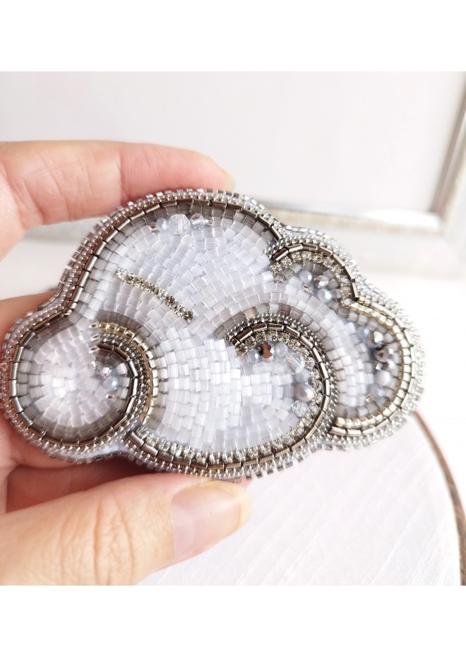 beaded cloud brooch gray 
