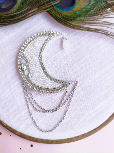 White silver month embroidery brooch.