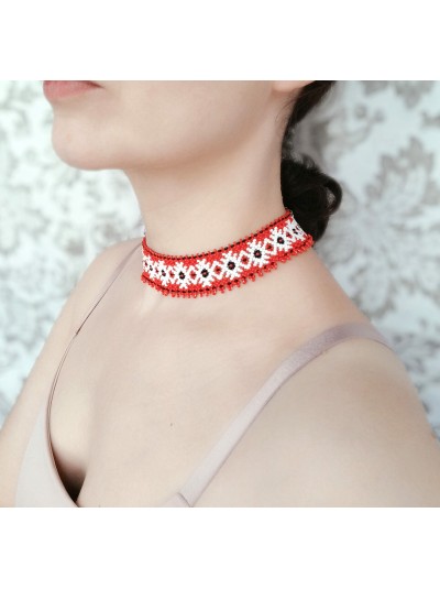 Red beaded choker necklace, traditional Ukrainian beaded sylyanka.