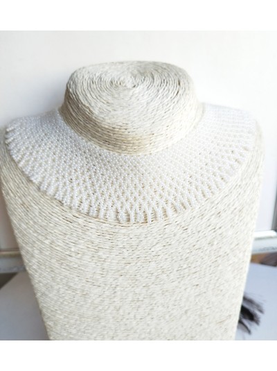 white collar beaded necklace, traditional Ukrainian beaded sylyanka.