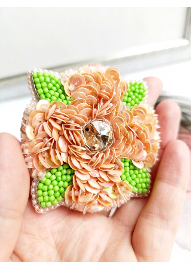 beaded flower brooch peach