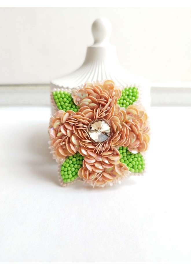 beaded flower brooch peach