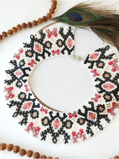 White black beaded collar necklace, traditional Ukrainian beaded sylyanka.