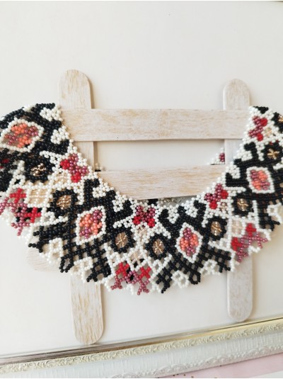 White black beaded collar necklace, traditional Ukrainian beaded sylyanka.