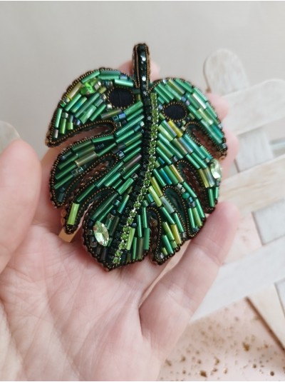 Monstera green beaded embroidery brooch. 
